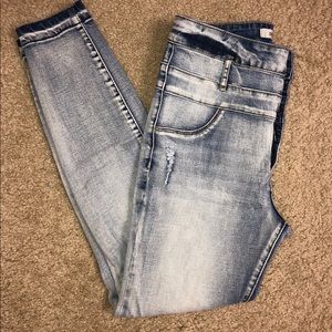 Destroyed acid wash high rise Jegging